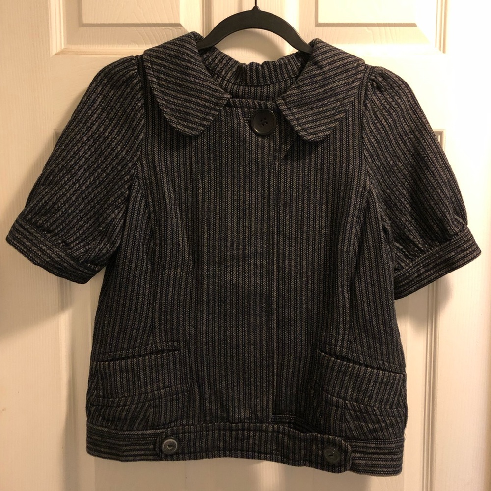 Thick zip up short sleeved jacket